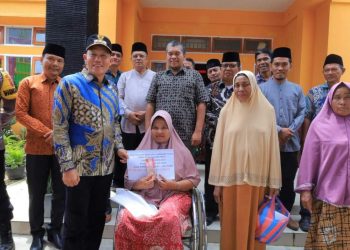 Jalin Silaturrahmi, Bupati Pasaman Serahkan BLT di Nagari Panti