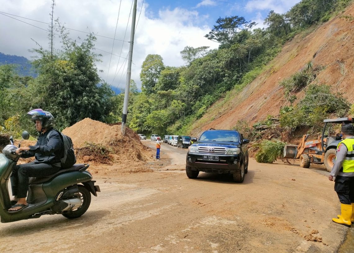 Jalan Alternatif Padang-Bukittinggi via Malalak Kembali Bisa Dilewati