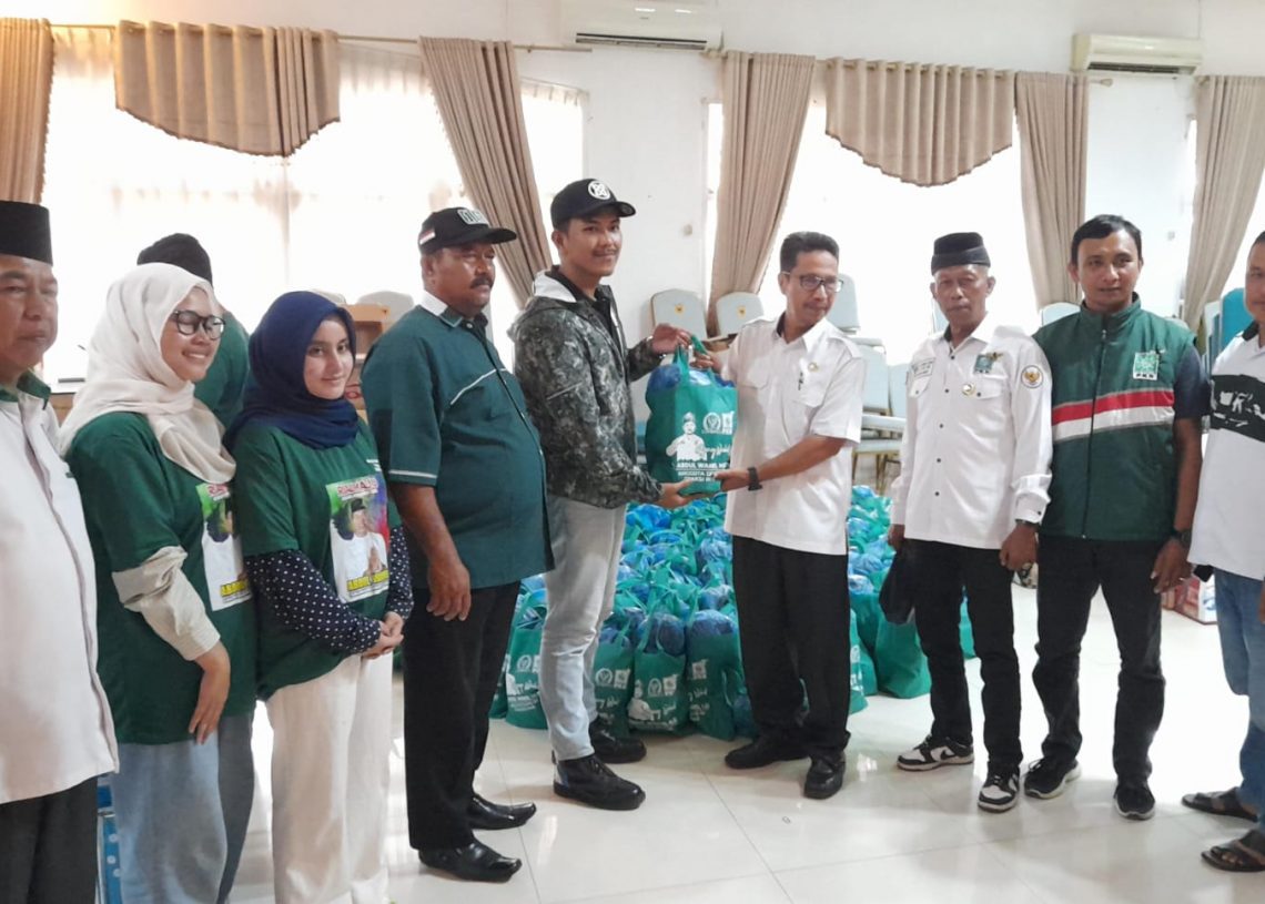 PKB Tanah Datar Salurkan 500 Paket Sembako untuk Korban Bencana