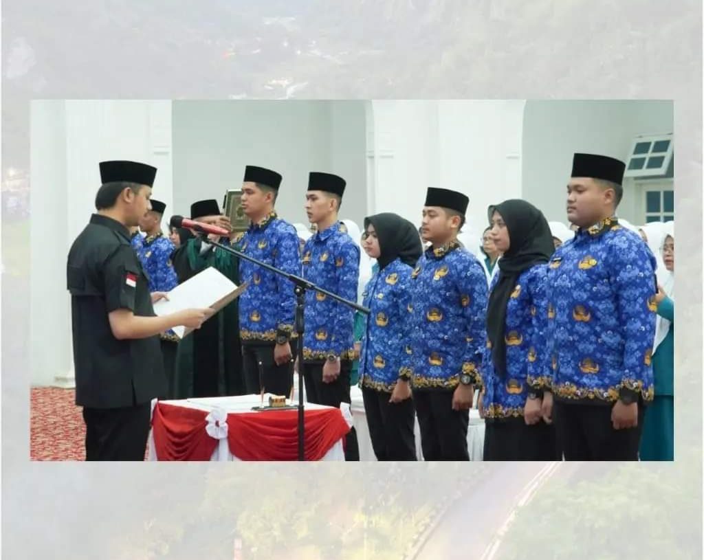 Wako Serahkan SK PNS dan CPNS di Lingkungan Pemerintah Kota Bukittinggi