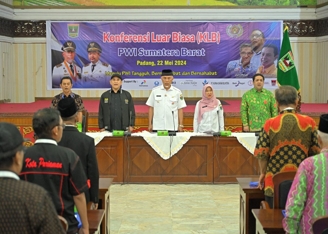 Buka KLB PWI Sumbar, Gubernur Mahyeldi Tegaskan Wartawan sebagai Tonggak Penjaga Demokrasi