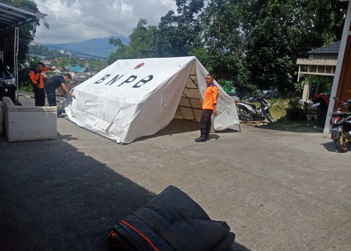 BPBD Bukittinggi Terima Bantuan 10 Buah Tenda Keluarga dari BNPB