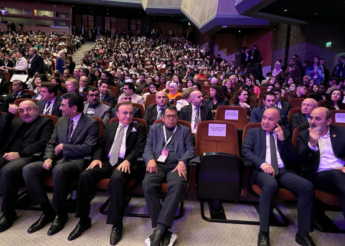 Bersama 50 Negara UNP Ikuti Kegiatan EURIE di Turki