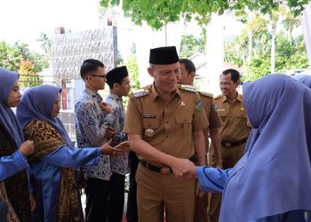 Dibalik Kesibukannya, Bupati Sabar AS Sempatkan Hadir Perpisahan Sekolah