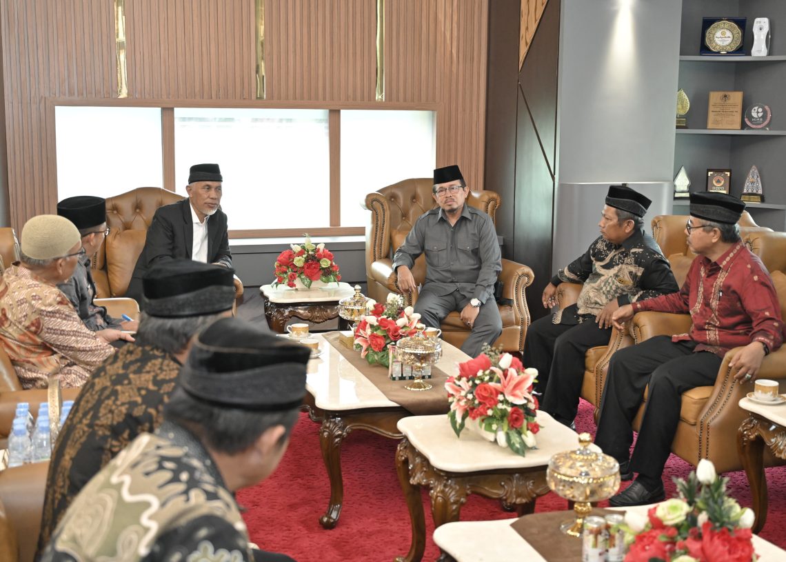 Gubernur Sumbar Pertimbangkan Pembangunan Jalan Alternatif Penyangga Jalur Lembah Anai