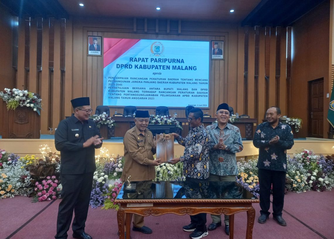 DPRD Kab. Malang Gelar Paripurna Penyampaian Ranperda RPJPD 2025-2045
