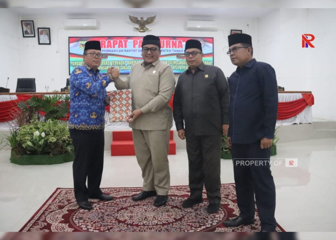 8 Fraksi DPRD Tanah Datar Sampaikan Pandangan Umum atas Nota Penjelasan Bupati
