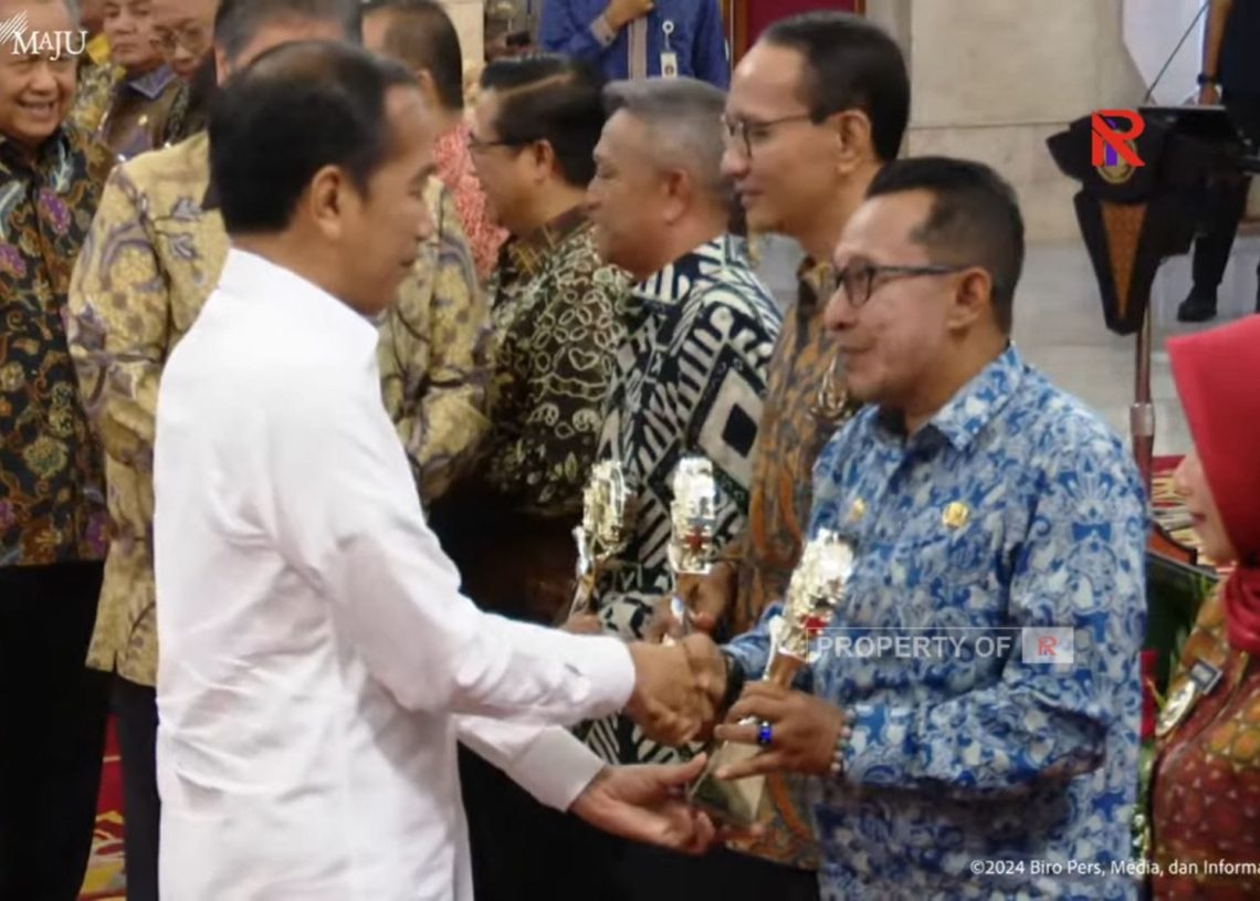 Terbaik di Sumatera, Bupati Tanah Datar Eka Putra Terima Penghargaan TPID Award dari Presiden RI