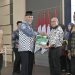 Atas Pengabdian, Gubernur Mahyeldi Serahkan Piagam Penghargaan pada PNS Purna Tugas