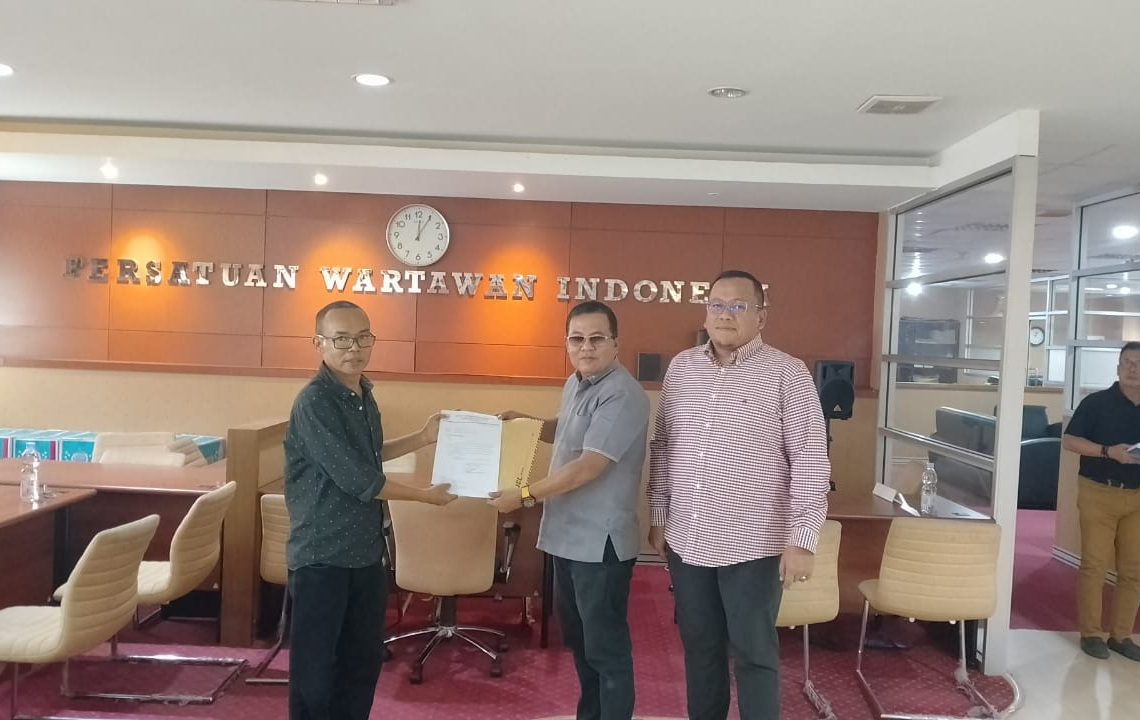 Pimpinan DPRD Tanah Datar Sampaikan Aspirasi Wartawan ke Komisi 1 DPR RI Terkait Perubahan UU Penyiaran