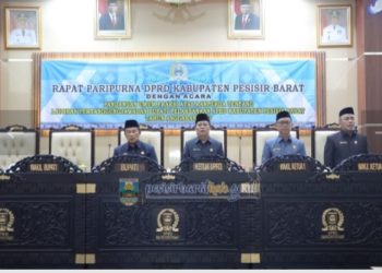 Sejumlah Fraksi DPRD Pesibar Sorot Permasalahan Terkait Pelaksanaan APBD TA 2023