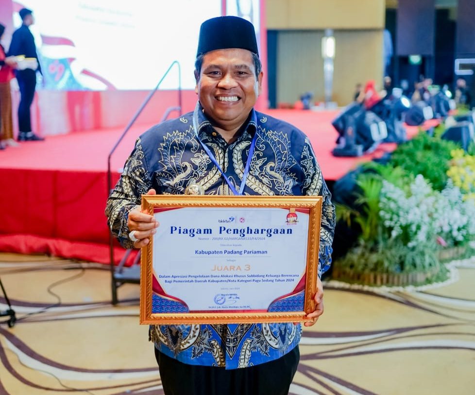 Dinilai Berhasil Mengelola Anggaran dan DAK Bidang KB, Bupati Suhatri Bur Terima Apresiasi