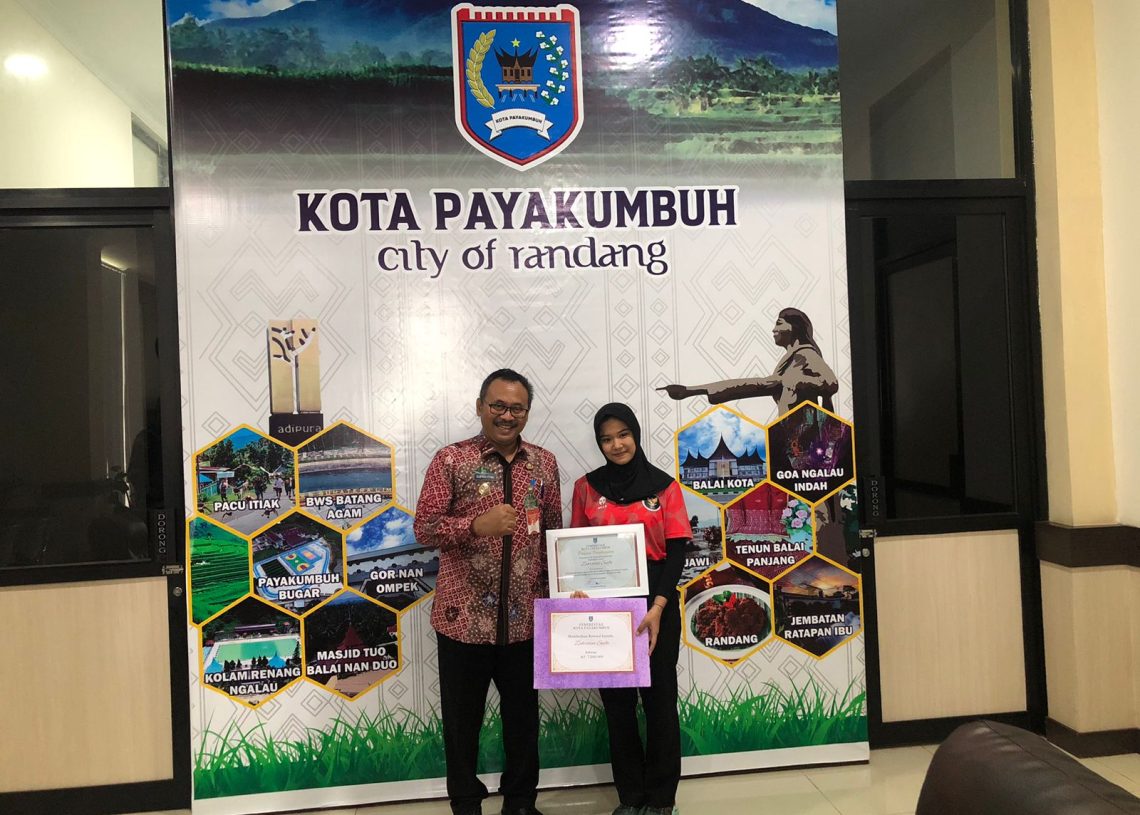 Senyum Sumringah Pj Wali Kota Suprayitno saat Bertemu Zahratus Syifa