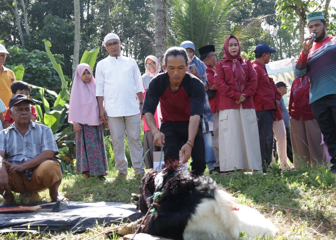Melalui ASN Berkurban, Pj.Wali Kota Ikut Berkurban Bersama Masyarakat