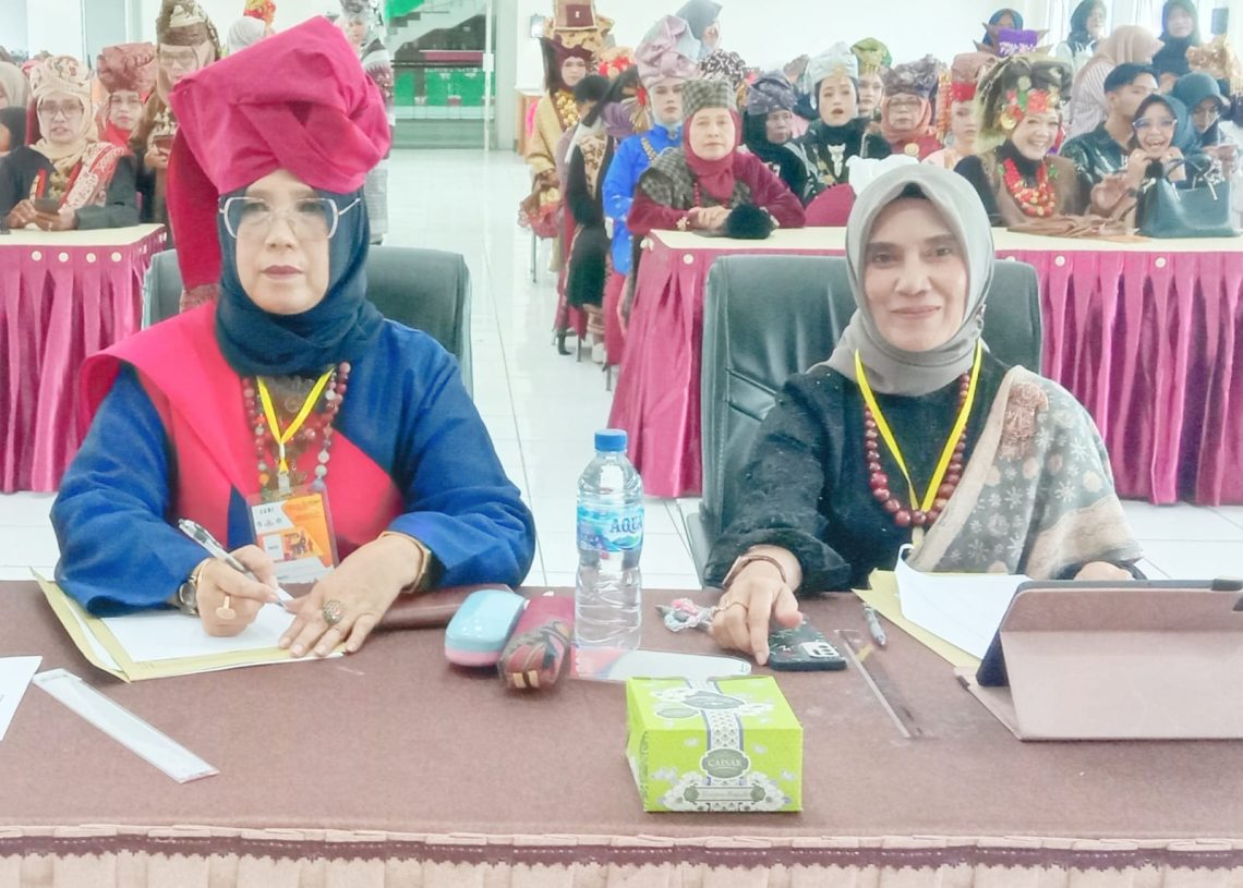 Kepsek SMKN 3 Payakumbuh, Dra. Wismarni, MM Ditunjuk Jadi Juri di Pekan Budaya Limapuluh Kota