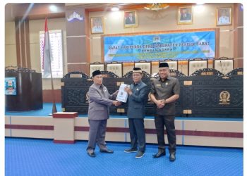 Hadiri Paripurna DRPD, Wabup Zulqoini Paparkan Visi Misi RPJPD Pesibar 2025-2045