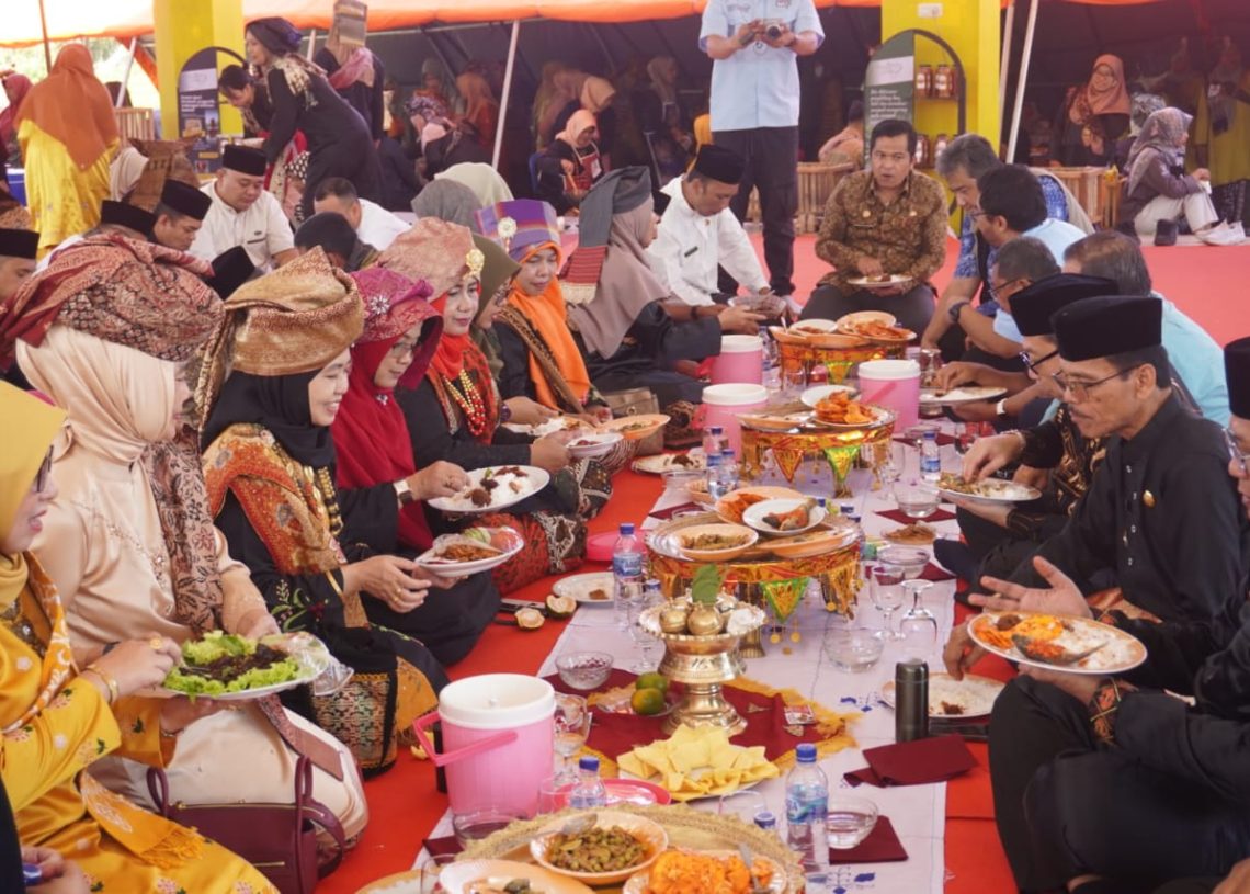 Jawab Tantangan Ekspor, Festival Kreasi Rendang Mahkota Berlian Sukses Digelar