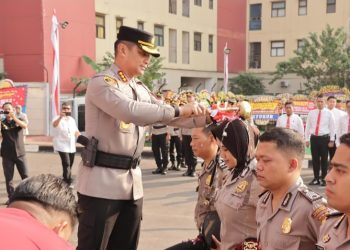 52 Personel Polres Metro Jakarta Barat Naik Pangkat di Hari Bhayangkara ke-78
