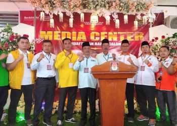 Pasangan MODE Daftar ke KPU, Mantan Bupati Yusuf Lubis dan Benny Utama Beri Dukungan Penuh