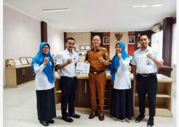 Asuransikan Kesehatan Seluruh Warga, Pemkab Pasaman Raih Predikat Utama UHC Award