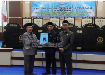 Wakil Bupati Pesibar Sampaikan Nota Keuangan Ranperda Perubahan APBD Tahun 2024