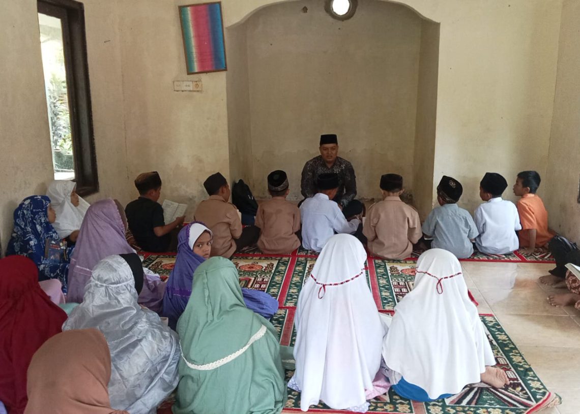 Perjuangan Bima Putra Guru PAI SDN 25 Lubuk Alung Wujudkan Gebusipapa Melalui Program Tahfidz