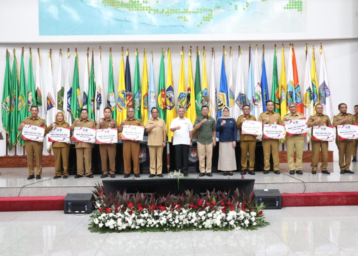 Pemko Payakumbuh Terima Dana Insentif Fisikal Kinerja Kategori Pengendalian Inflasi Daerah Tahun 2024