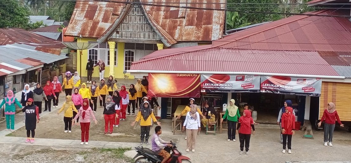 Emak-emak Nagari Mungo Ramaikan Senam Sehat RKN