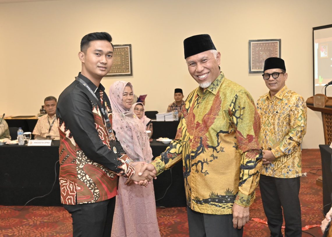 Orientasi Anggota DPRD Kota Solok, Gubernur Mahyeldi Minta Fungsi Legislasi Dimaksimalkan