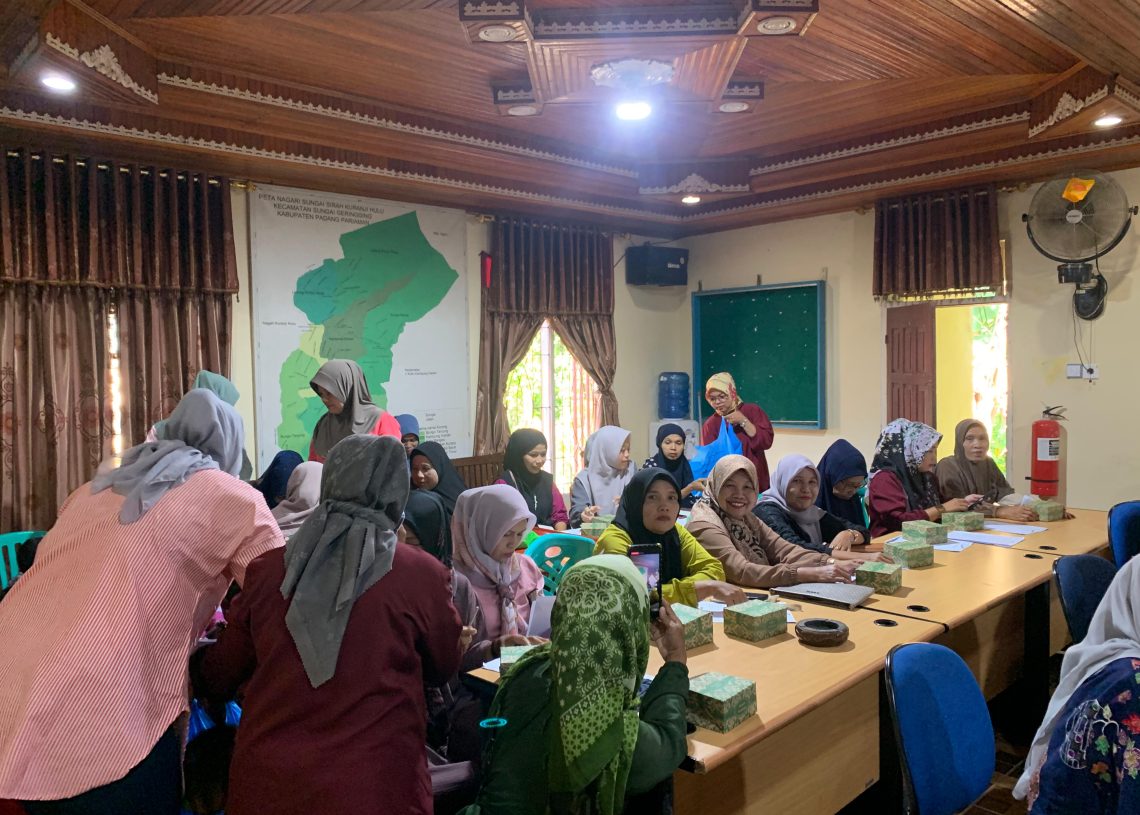 Kegiatan Non Fisik TMMD ke-121 Kodim 0308 Pariaman Gelar Bimtek Peningkatan Ekonomi Perempuan