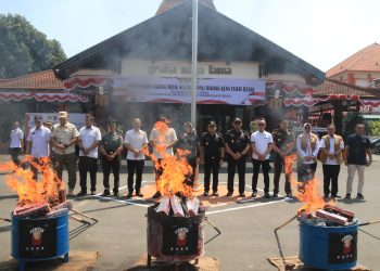 Berantas Cukai Ilegal, Pemkab Mojokerto dan KPPBC Musnahkan 11 Juta Batang Rokok Ilegal
