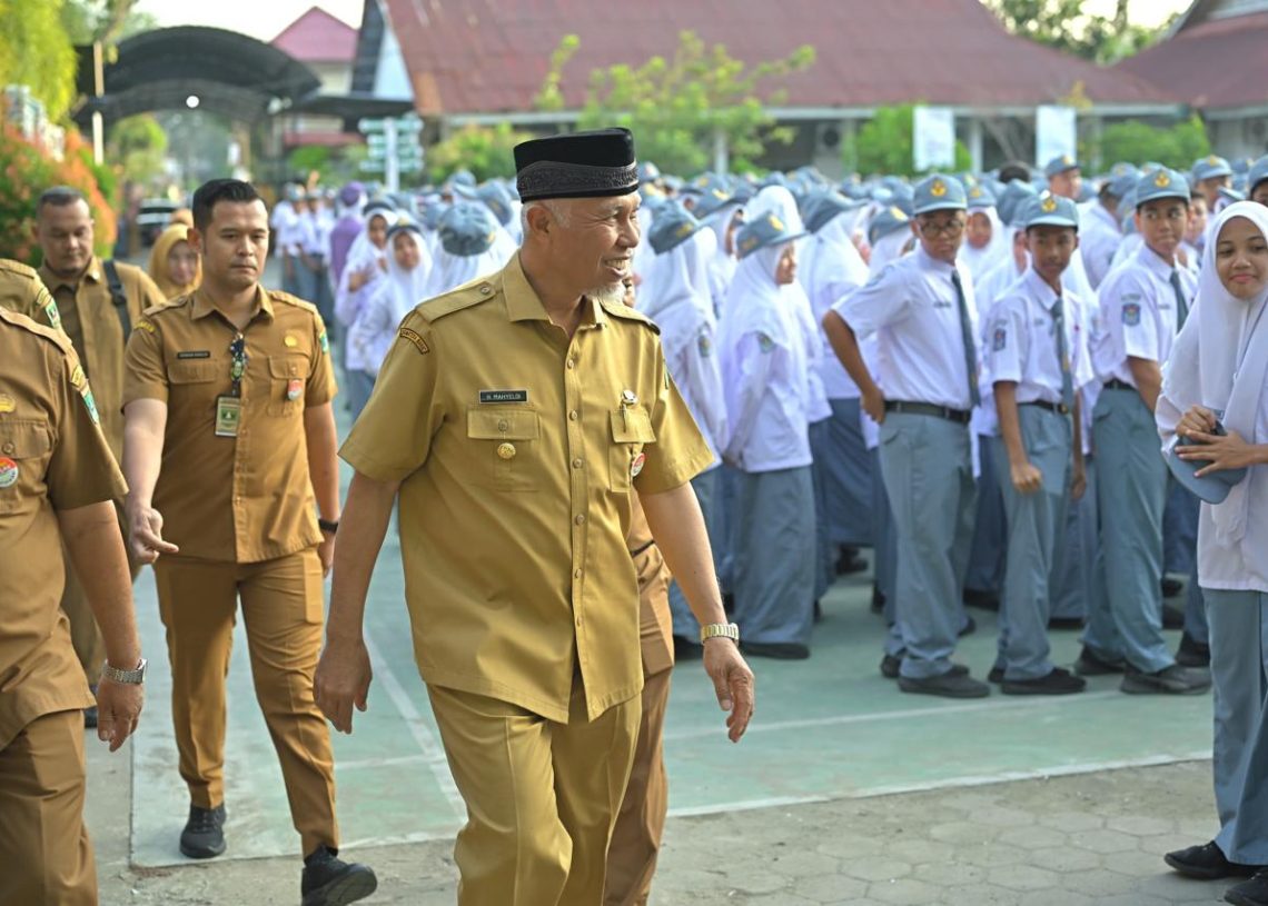 Gubernur Mahyeldi Optimis Utusan Sumbar Mampu Berjaya dalam Ajang OSN Nasional 2024