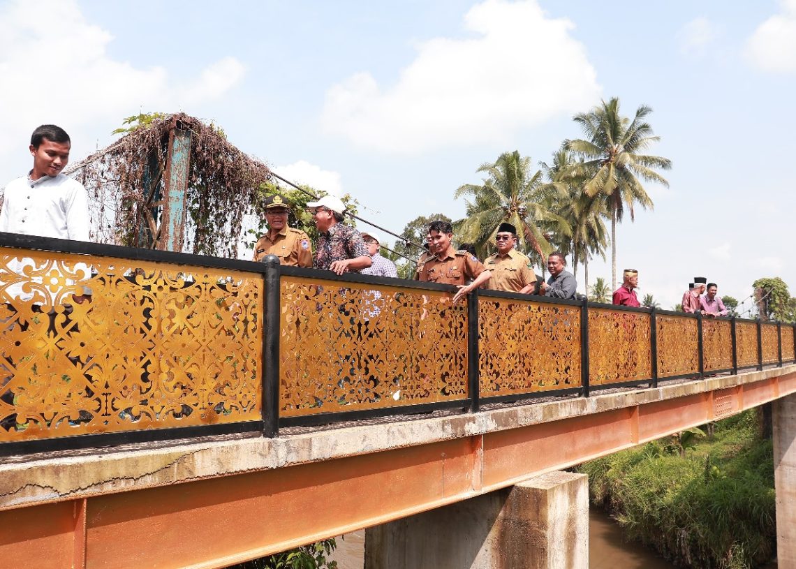 Jembatan Titian Konsen Penghubung Kelurahan Tiakar dengan Ikua Koto Dibalai Diresmikan