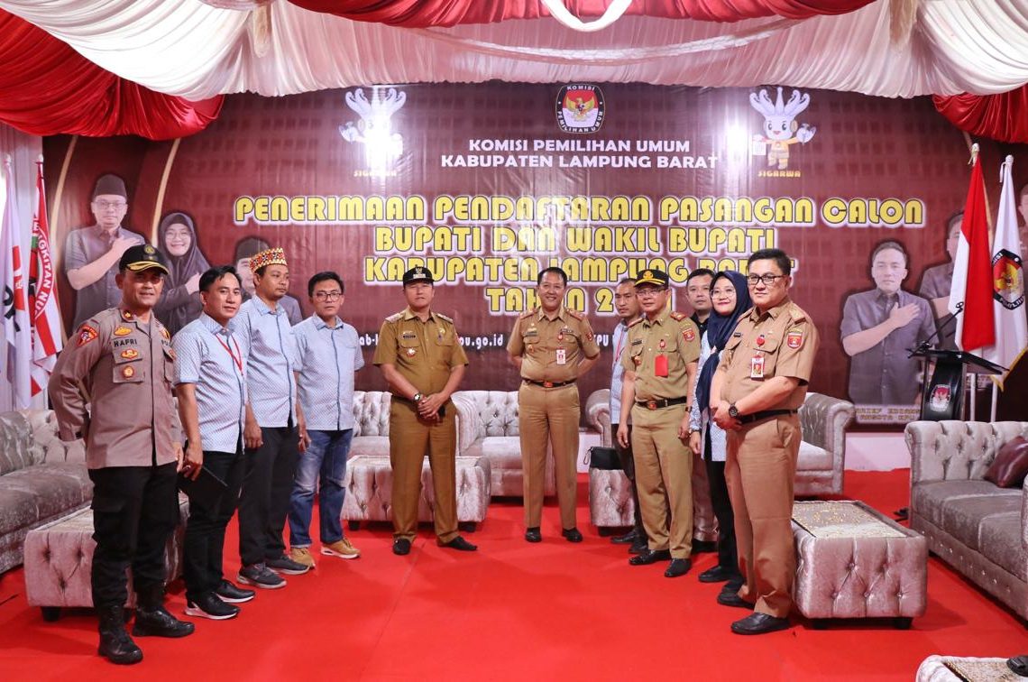 Pastikan Penerimaan Bacakada Lancar, Penjabat Bupati Lambar Sambangi KPUD