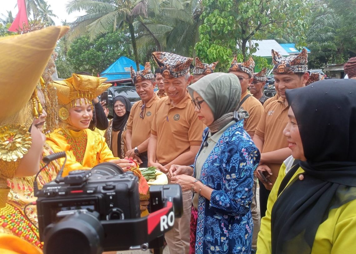 Tim Kemenparekraf Lakukan Penilaian Desa Wisata Amping Parak
