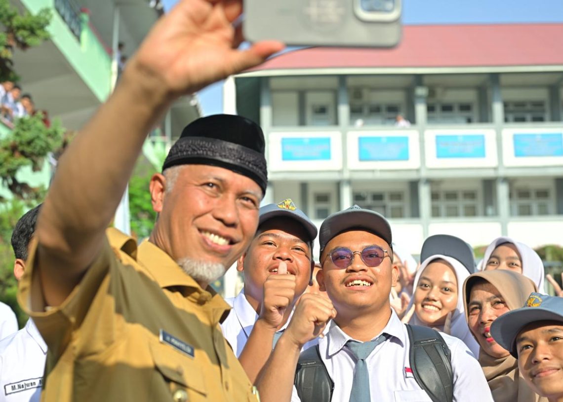 Kepemimpinan Mahyeldi Sukses Majukan Sektor Pendidikan di Sumbar