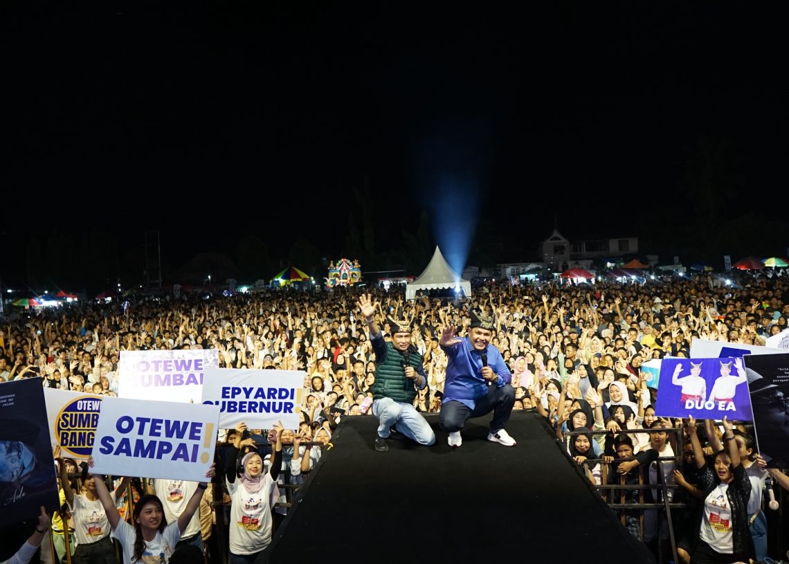 Bersama Epyardi-Ekos, Ribuan Warga Padang Pariaman Doakan Nia Penjual Gorengan