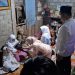 Epyardi dan Emiko Melayat ke Rumah Keluarga Korban Tambang Longsor di Talang Babungo