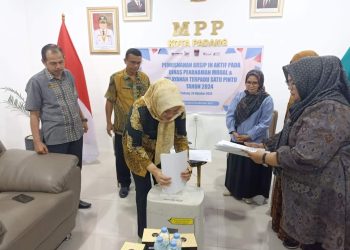 1.011 Arsip di DPMPTSP Padang Dimusnahkan