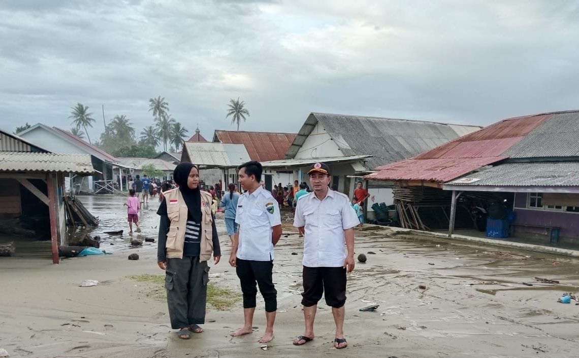 Gelombang Pasang Ekstrim di Wilayah Pesisir Selatan Hantam Rumah Warga, 2 Rusak Berat