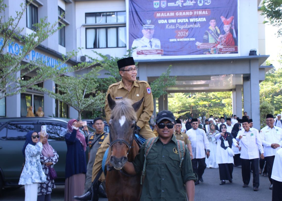 Hari Santri Nasional Tahun 2024, Ratusan Santri dari 23 Madrasah Ikuti Pawai Alegoris