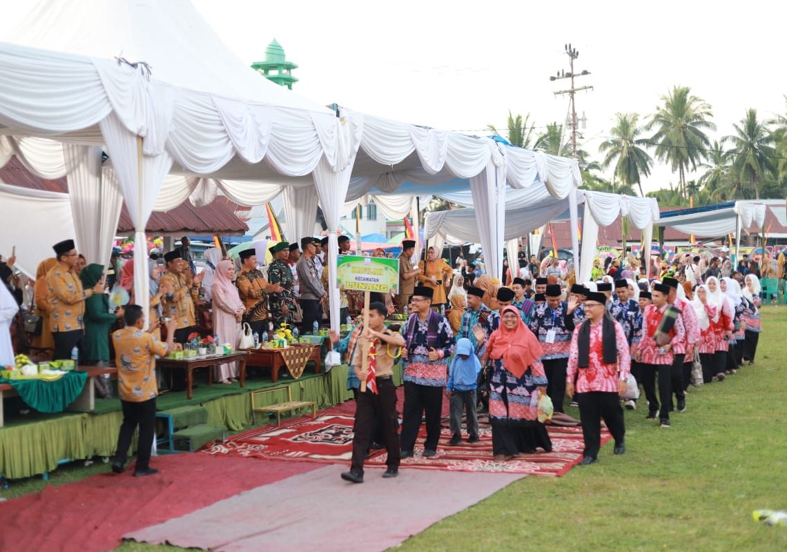 Pawai Taaruf Meriahkan Pembukaan MTQ Nasional di Pesisir Selatan