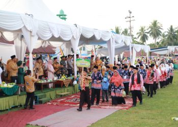 Pawai Taaruf Meriahkan Pembukaan MTQ Nasional di Pesisir Selatan