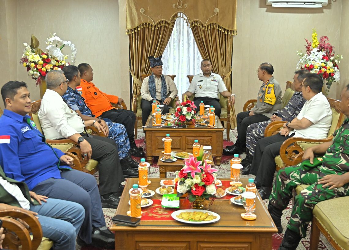 Plt Gubernur Audy Sambut Kepala Basarnas Tinjau Simulasi Megathrust