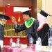 Tak Mau Kalah, 20 Lansia di Kota Pariaman Diwisuda