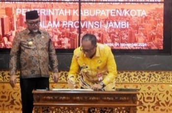 Tingkatkan PAD, Pj Bupati Sarolangun Bersama Pjs Gubernur Jambi Tandatangan MoU