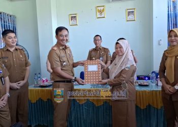 Pimpinan Dinas Kesehatan Pesibar Diserahterimakan