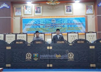 Wakil Bupati Pesibar Sampaikan Jawaban dan Klarifikasi Atas Pandangan Umum Fraksi-fraksi DPRD