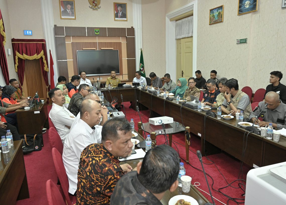 Gunung Marapi Naik Status Jadi Siaga, Plt Gubernur Audy Joinaldy Minta Warga Tak Beraktivitas dalam Radius 4,5 Km