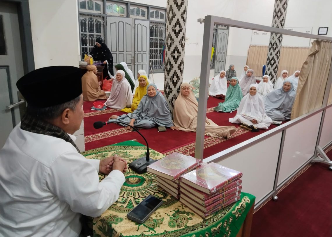Kuliah Subuh Buya Benni Warlis di Masjid Karatau, Parabek: Pilihlah Pemimpin yang Cinta Allah dan Rasul